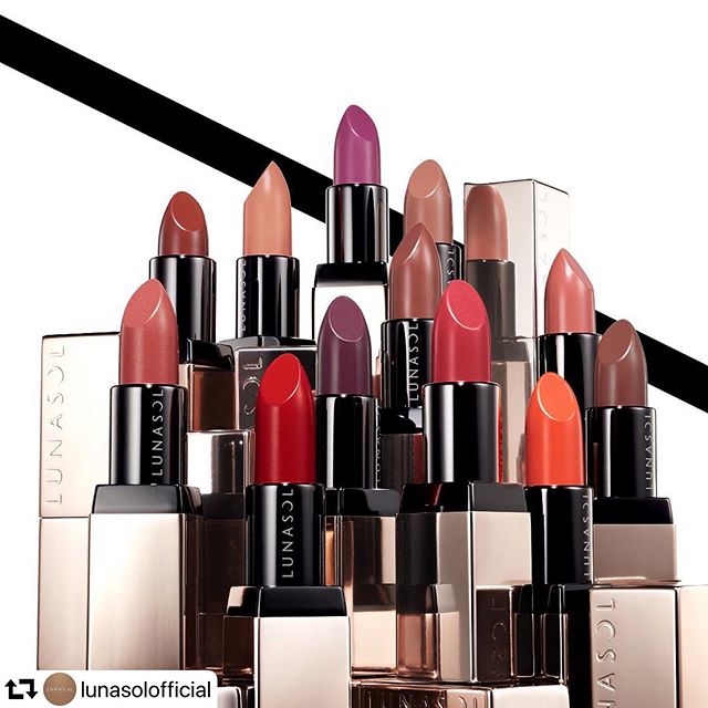 #repost @lunasolofficial・・・2020.1.10 NEW﻿﻿SEAMLESS MATTE LIPS﻿12 colors (2 limited colors) ﻿﻿Create an effortless finish with a single stroke as if blurred by a finger.﻿Whichever color of this lipstick you choose, it unites easily with your lips.﻿Retaining the vivid color, its boundaries are obscure, seamless.﻿Spreads smoothly and gently, creating lips that are matte, yet brimming with rich moisture.﻿﻿シームレスマットリップス﻿全12色(限定2色)