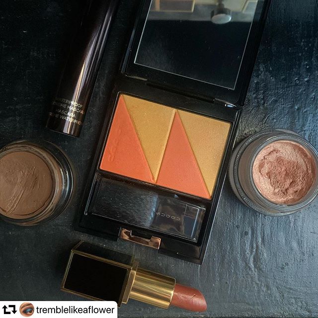 #repost @tremblelikeaflower・・・Trying out #PureColorBlush 119 #Mikangasane today. I used heavy duty tape to remove the hardpan and will be keeping an eye on how long it takes to return. It was necessary though, because even a scratchy brush was unable to dislodge any powder..The blush is very orange, and the yellow (at least on me) is more of a soft gold highlight. The yellow portion does contain small sparkles, which aren’t my favourite highlight inclusion but at least they’re small..Happy&nbsp;Friday!