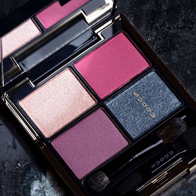 #SUQQU UK limited eyeshadow 127 from Dec18160 yen repost @suqqu_uk_official・・・Our Pre Holiday 2019 Designing Color Eyes 127 combines both elegance with boldness. It is the perfect go-to quad for a Christmassy, yet wearable look. It has two matte shades that are buttery and blend beautifully, next to two shimmery top coats that can be used on their own or as an eyeliner. Available in Selfridges, Harrods and Fenwick. #suqqu #suqquuk #makeup #holiday2019 #christmas #eyeshadow #quad