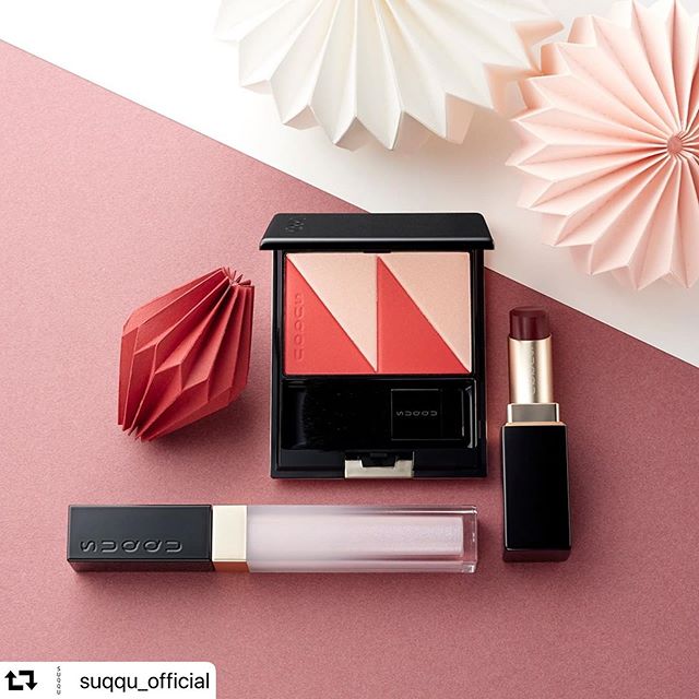 #repost @suqqu_official・・・SUQQU 2020 SPRING COLOR COLLECTIONfrom left・GLOW TOUCH EYES 108 KOUKYOKUIRO【limited】・PURE COLOR BLUSH 118 ORIBENIGASANE【limited】・VIBRANT RICH LIPSTICK 10 HANASUMIAvailable from 10th January 2020 in Japan, 30 January 2020 exclusively at Selfridges and 13 February 2020 at Harrods and Fenwick of Bond Street.SUQQU 2020 春カラーコレクション左から・グロウ タッチ アイズ 108 光極色 -KOUKYOKUIRO【限定色】・ピュア カラー ブラッシュ 118 折紅重 -ORIBENIGASANE【限定色】・バイブランド リッチ リップスティック 10 華墨 -HANASUMI2020年1月10日(金)全国発売SUQQU 2020春季彩粧系列左起晶采艷光眼彩蜜108 光極色 -KOUKYOKUIRO【限定色】晶采淨妍頰彩118 折紅重 -ORIBENIGASANE【限定色】晶采柔艷唇膏 10 華墨 -HANASUMI2020年1月10日正式上市#SUQQU #スック #2020spring #cosmetics #jbeauty