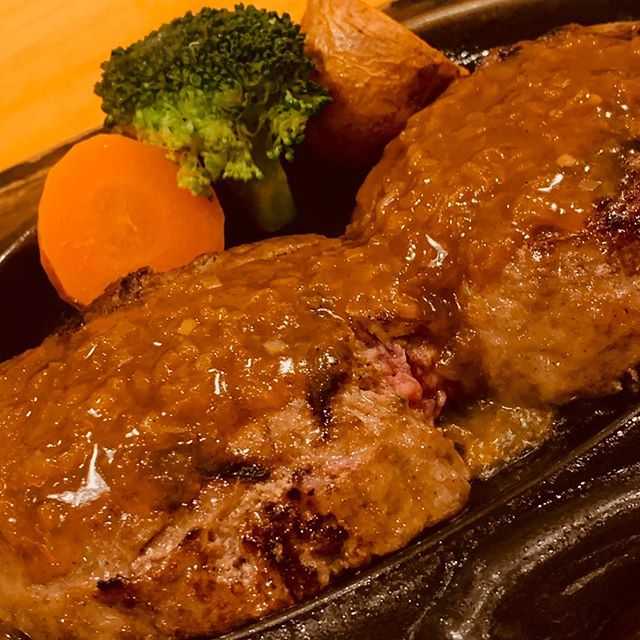 In Japan we arranged western food to a Japanese way. We call it Yoshoku(洋食) which means ‘western food’ but actually is Japanese western food. This is ‘Hamburg’ not&nbsp;Hamburger